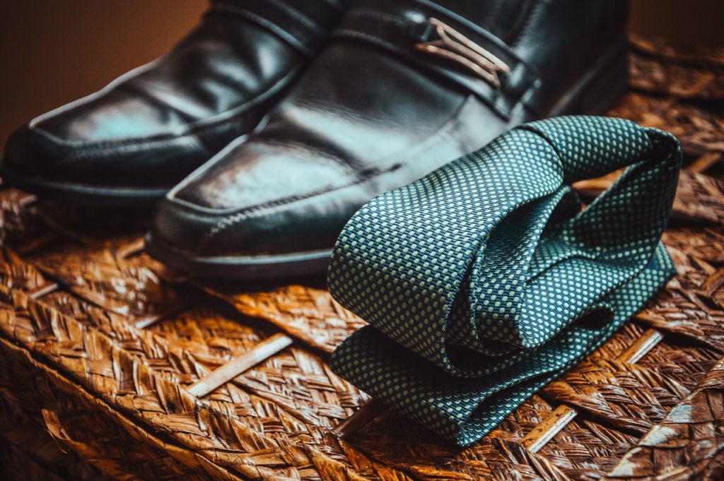 necktie, leather shoes, fashion-1284463.jpg